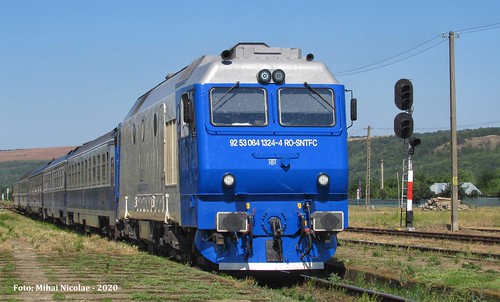 GM 1324 RO-SNTFC al Depoului CFR Iași surprins în Stația CFR BÂRLAD cu trenul IR 1662 Iași - București Nord, Județul Vaslui - 12.07.2020 | by mihai.nicolae871