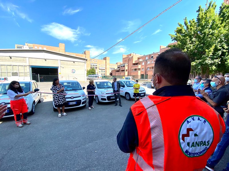 Cai dona ai volontari dell'Anpas Emilia-Romagna quattro automediche per potenziare l'assistenza domiciliare nelle aree montane.