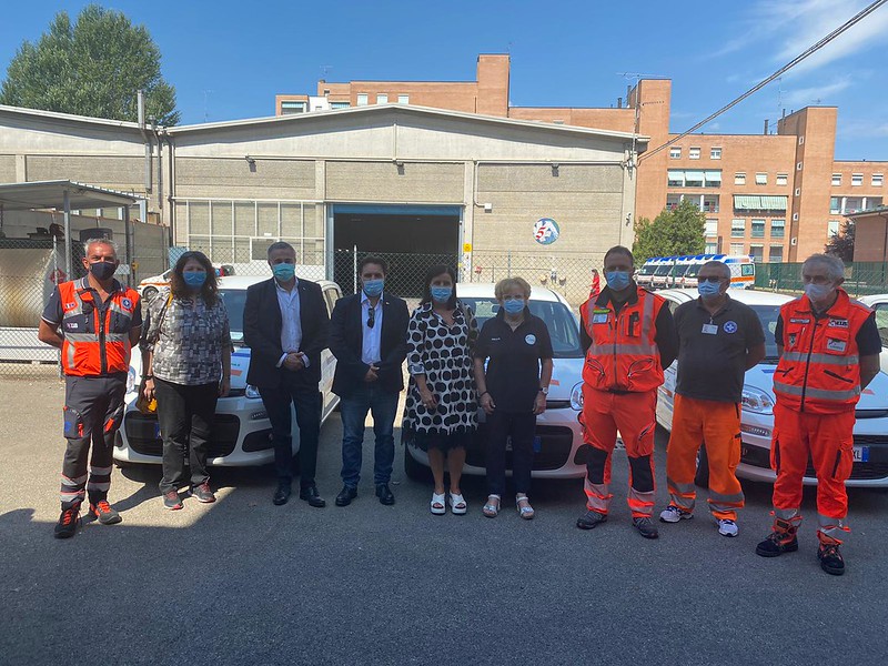 Cai dona ai volontari dell'Anpas Emilia-Romagna quattro automediche per potenziare l'assistenza domiciliare nelle aree montane.