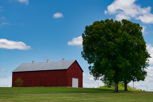 homeplaceongreenriver kentucky tnc taylorcounty thenatureconservancy usa barn farm farmland sky