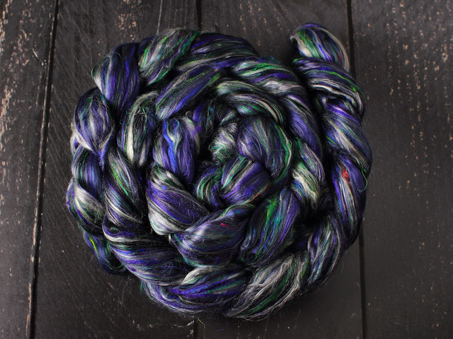 Karma Blend Bamboo, Recycled Sari Silk and Mint eco friendly combed top/roving spinning fibre 100g – ‘Plankton’