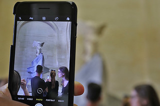 Musée du Louvre - Sculpture Winged Victory of Samothrace iphone