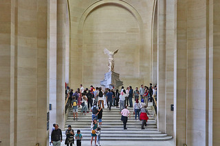 Musée du Louvre - Sculpture Winged Victory of Samothrace hall