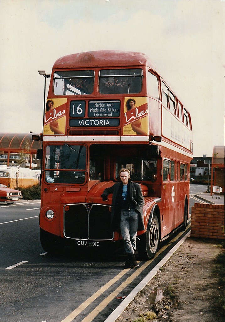 Routemaster RML2291 (CUV 291C) with yours truly after enjoying a long run on Route 16