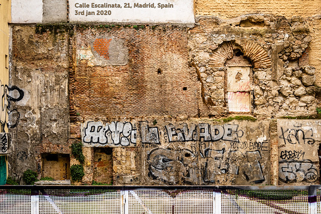 REMAINS OF THE CHRISTIAN WALL OF MADRID, IN THE ESCALINATA STREET, MADRID (2020)