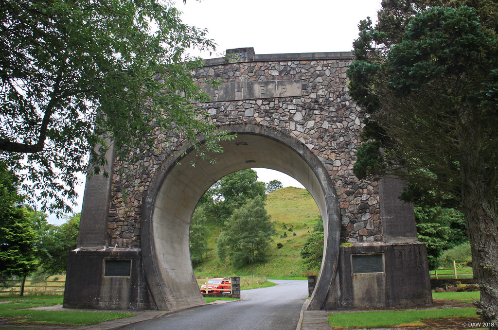 The Clunie Arch | The Arch honours men who died when buildin… | Flickr