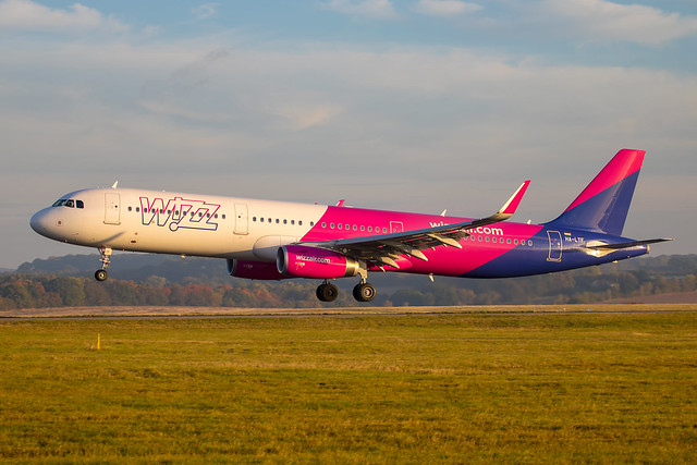 Wizz Air - Airbus A321-231/S HA-LTF @ London Luton