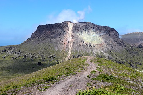 japan hiking mountains travel hokkaidó tarumae volcano