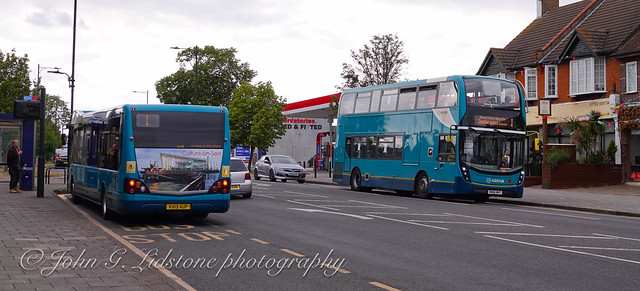 Mixed types on service 1 with Arriva Kent Thameside (Southend) Alexander Dennis Enviro400 MMC 6500, SN66 WHT and Optare Versa V1170 4248, KX13 AUP