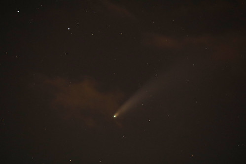 Neowise telephoto single exposure | by Aaron Lynton
