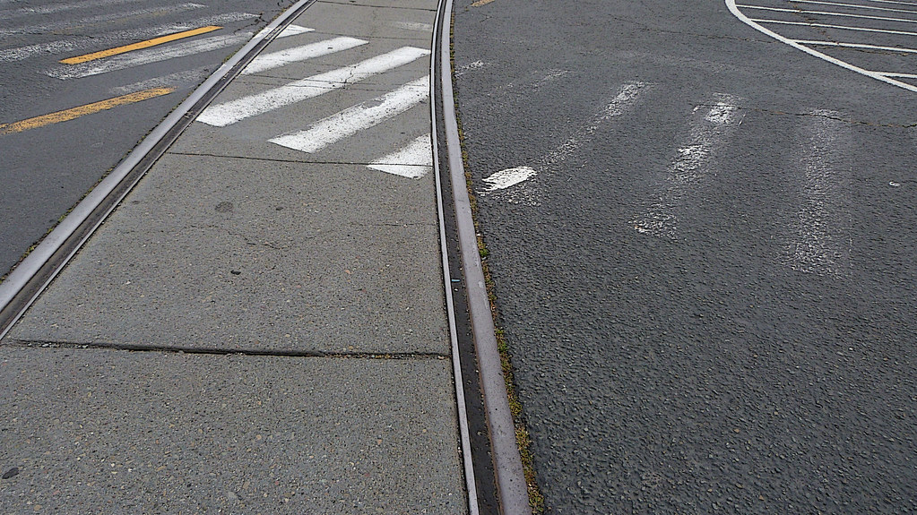 A18925 / underfoot at fort mason