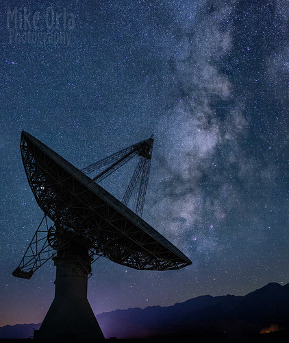 stars astrophotography astro mikeoria mikeoriaphotography milkyway mw night nightscape dish radio telescope silhouette ovro owens valley observatory bishop bigpine white mountains sky pentax 645 645z 55mm 5528