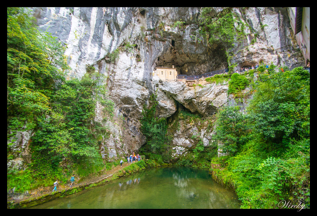 El Pozón y la Santa Cueva