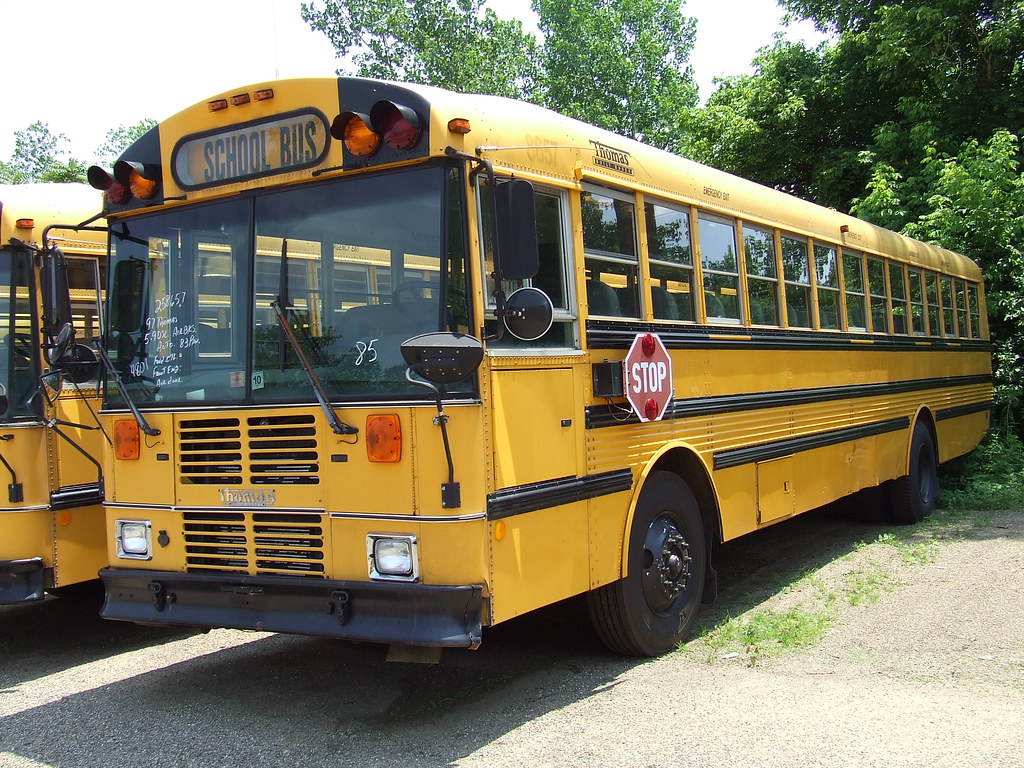 First Student 565 DSCF8422 | First Student, Inc. 8657 - 1997 Thomas Saf-T-Line… | Flickr