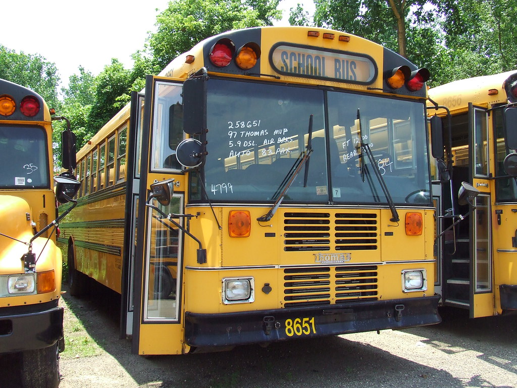 First Student 565 DSCF8447 | First Student, Inc. 8651 - 1997 Thomas Saf-T-Line… | Flickr