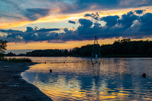 binbrookconservationarea lakeniapenco sunset lake clouds hamilton ontario canada summertime ourdailychallenge
