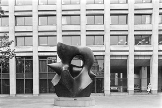 Large Spindle Piece, Henry Moore, Sculpture, Spring Gardens, Westminster, 1987 87-6c-35-positive_2400