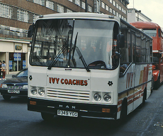 Ivy Coaches, Huddersfield B349 YGG