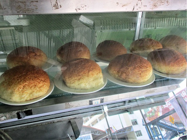 Buns in the display cabinet