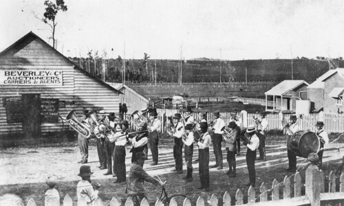 cornets flugelhorns tenorhorns baritones euphoniums trombones tubas percussion brass bands marching instruments team uniforms parade ceremonies