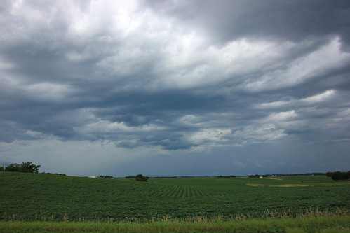 iowa foresttownship winnebagocounty lookingwest stormfront rain calm clouds landscape forecast moisture