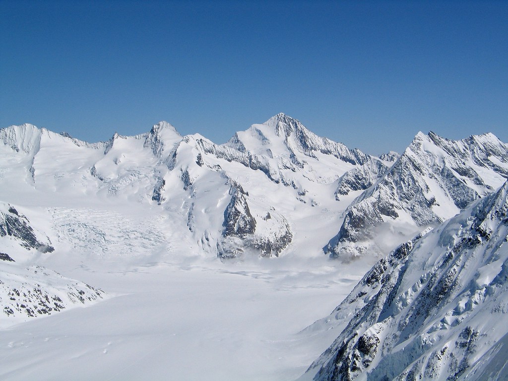 Finsteraarhorn Berner Alpen / Alpes bernoises Švýcarsko foto 12