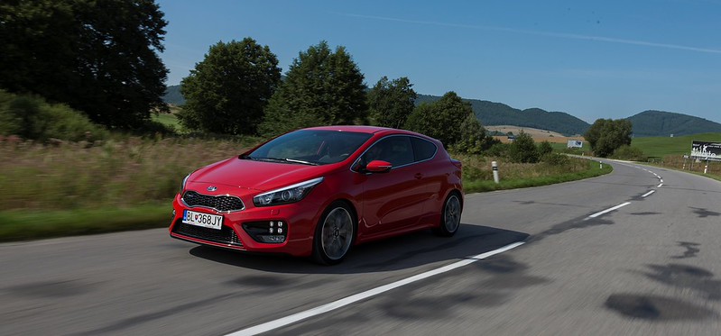 Gama Ceed com tecnologia MHEV 48 V e nova caixa de velocidades manual