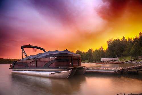 pontoonboat sunset