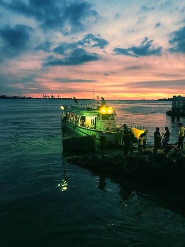 夕陽 sunset 渡船 淡水 ferry tamsui iphone