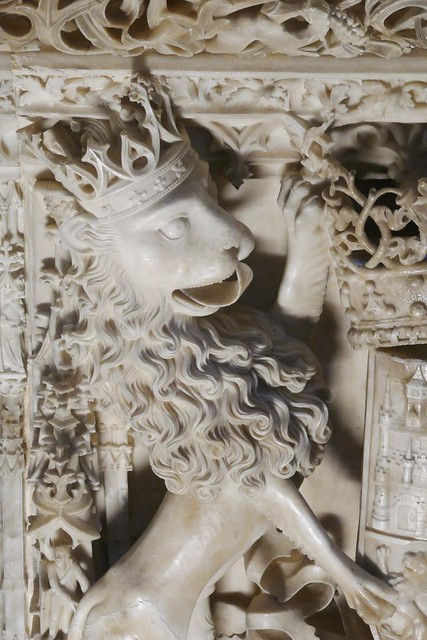 Au lion qui se lèche les babines, tombeau du roi Jean II de Castille (1405-1454) et d'Isabelle de Portugal (1428-1496), Gil de Siloé, chartreuse gothique Santa Maria de Miraflores, XVe siècle, Burgos, Castille-Léon, Espagne.