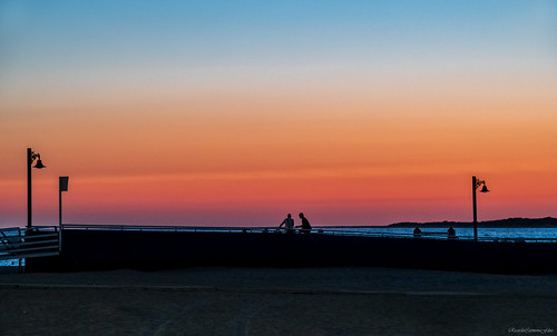 sanlúcardebarrameda cádiz atardecer sunset paisaje landscape muelle pier dock cielo sky color siluetas silhouettes people