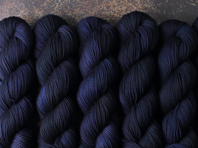 Favourite Sock – hand-dyed superwash merino wool yarn 4 ply/fingering 100g – ‘Depth Charge’
