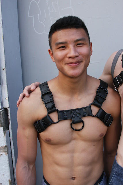 SEXY YOUNG MUSCLE HUNK ! ~ FOLSOM STREET FAIR 2017 ! ( safe photo )