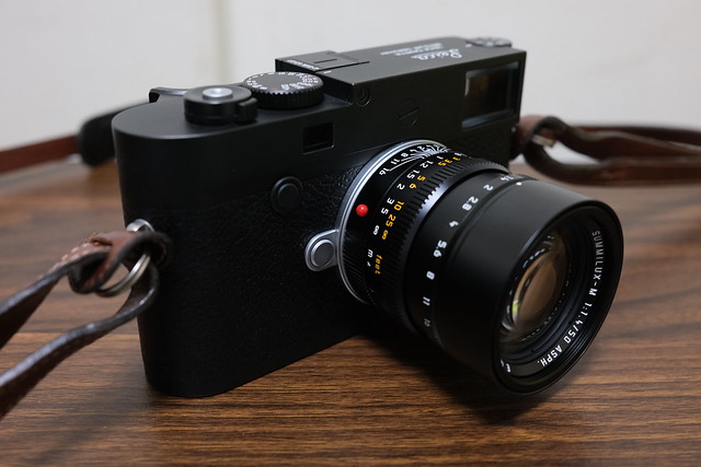 Leica Summilux 50mm F/1.4 E46 Lens