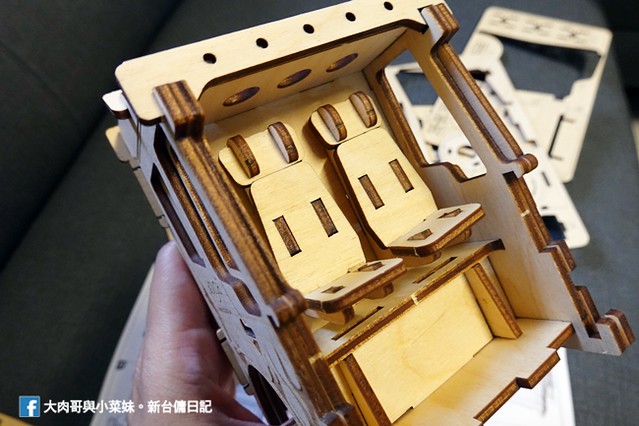 dOLOb 多樂浦文創 台灣設計 DIY 汽車撲滿相框 迴力車 木頭車 兒童玩具 卡車筆筒 (24)