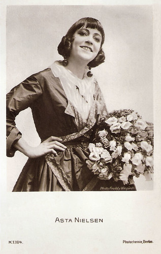 Asta Nielsen in Die Börsenkönigin (1915)