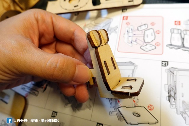 dOLOb 多樂浦文創 台灣設計 DIY 汽車撲滿相框 迴力車 木頭車 兒童玩具 卡車筆筒 (1)