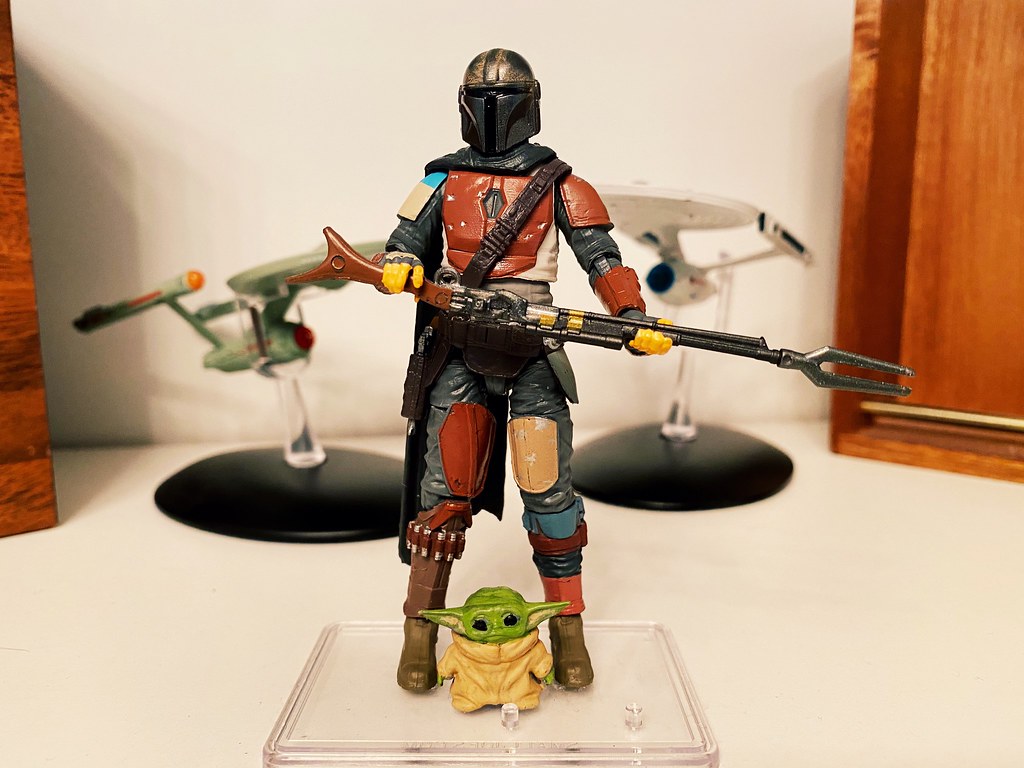 Mandalorian vintage collection with custom baby yoda the child 1:18 scale