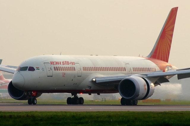 Indian Dreamliner (VT-ANK)