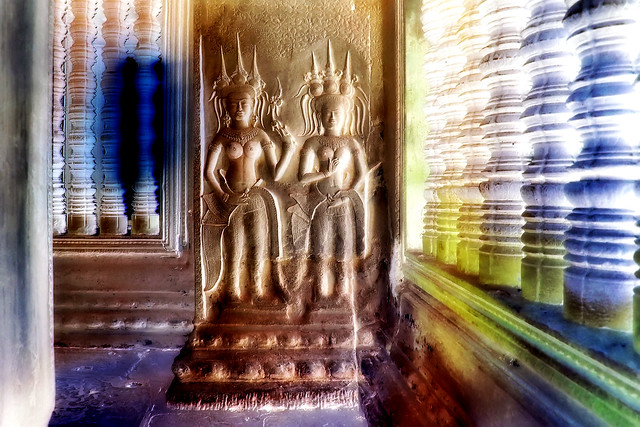 Cambodia - Angkor Wat - Devatas - 4bb