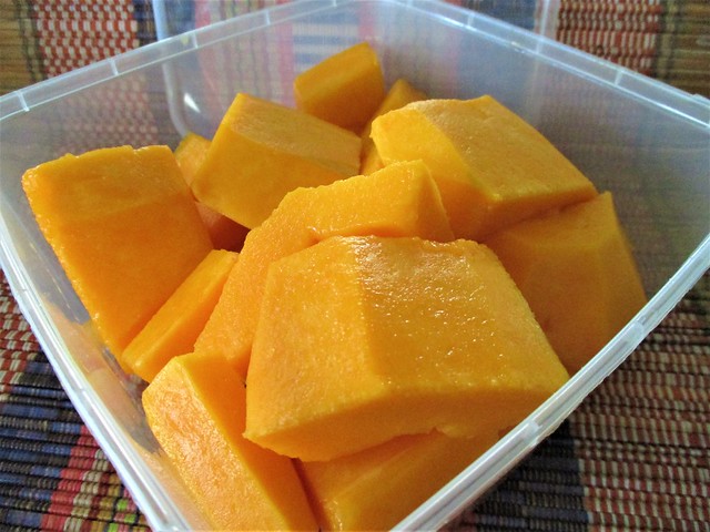Cut papaya