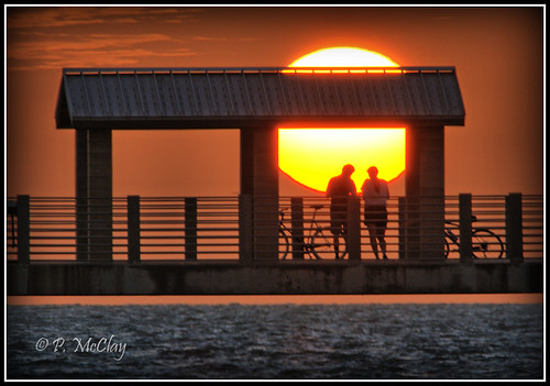 sunset sun couple florida pier fortdesoto pinellas county water ocean gulfofmexico gulf outdoor outside sky orange canon eos