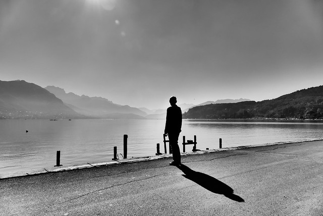 09.28.18.Contemplation face au Lac D'Annecy