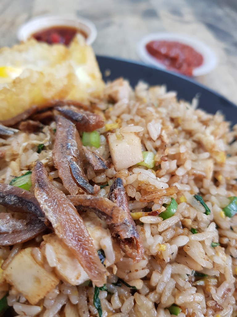 干棒炒飯加蛋 Kampong Fried Rice w/Egg rm$8+1 & 鴛鴦 Cham rm$1.90 @ Restoran Happy Chef Corner in PJ Phileo Damansara 2
