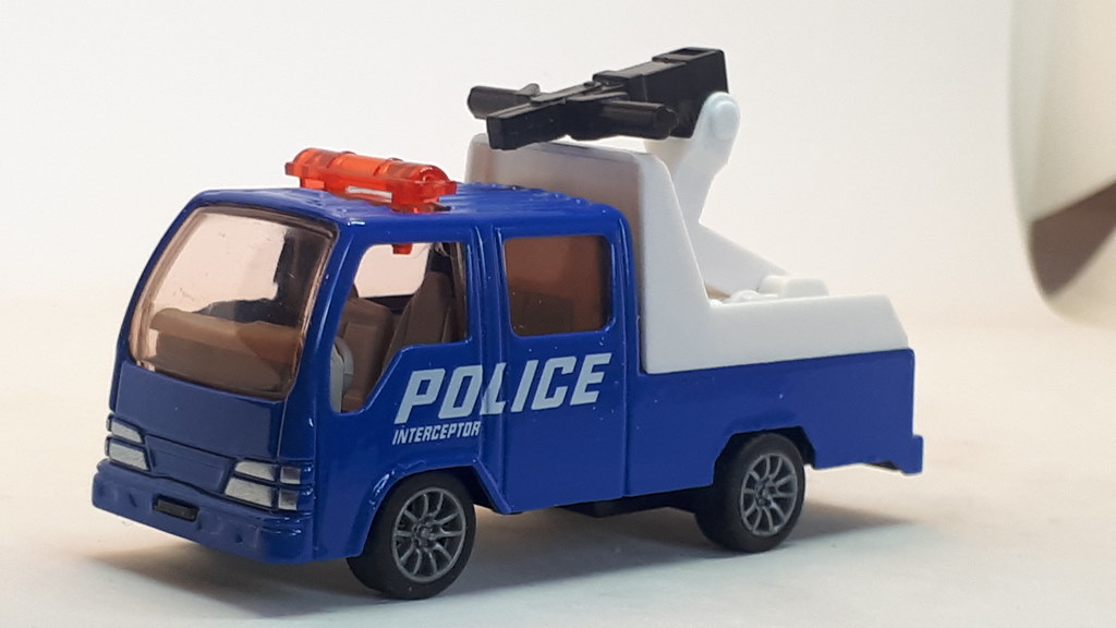 Details about   1:72 Scale Diecast Metal Model Tow Truck KamAZ with Police Off_Road Lada Niva 