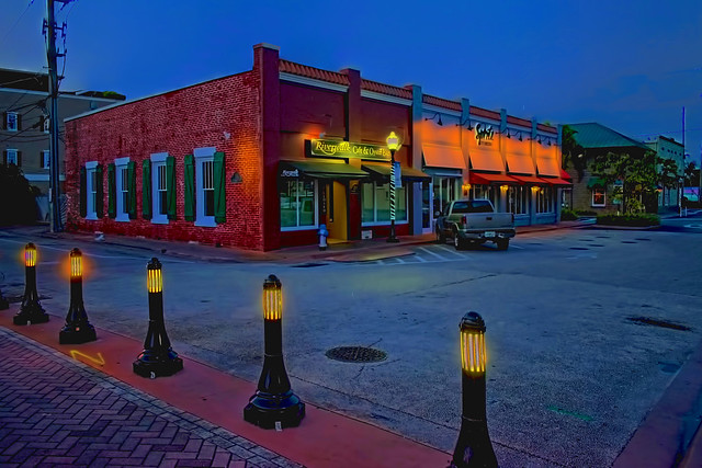 Riverwalk Cafe & Oyster Bar, 201 SW Saint Lucie Avenue, City of Stuart, Martin County, Florida, USA