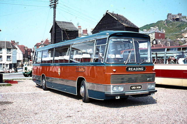 Smith Coaches . Reading , Berkshire . URD301H , Hastings , East Sussex . Saturday lunchtime 24th-July-1971 .