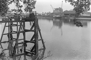River Thames, Gravel Wharf, Nine Elms, from Pimlico, Westminster, 1987 87-8a-21-positive_2400