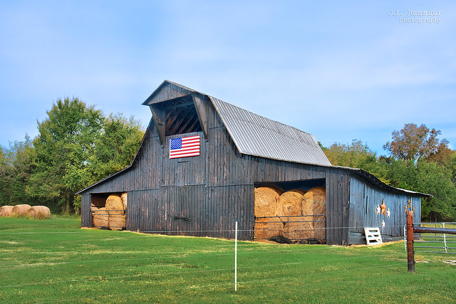 Patriotic Barn - Marshall County, Tennessee