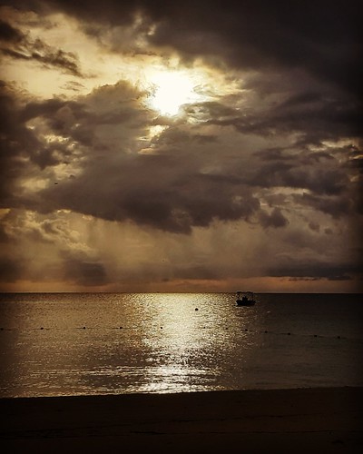 jamaica by saralivrieri, jamaica jamaican island île sea beach sunset clouds sky skylight boat marin seascape refelctions sun